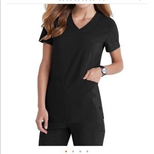 Black Med. Urbane Performance Motivate V-Neck Top